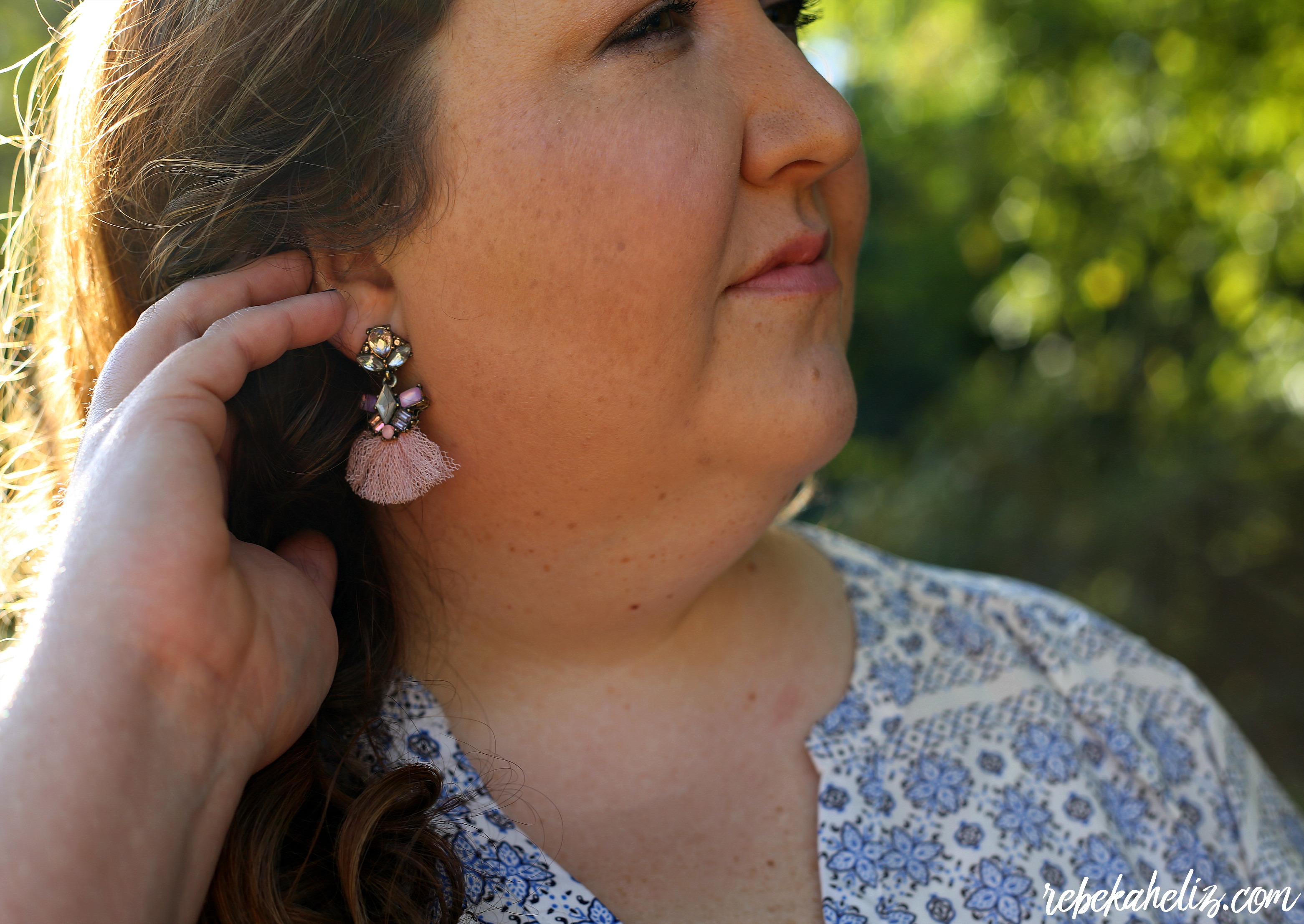 blue white dress, old navy, old navy dress, dangle earrings, statement earrings, baublebar