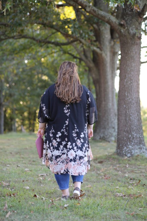 leopard sneakers, pearl tee, lane bryant, gigi new york, monogram, floral, floral kimono, torrid, old navy, fall style, fall outfit