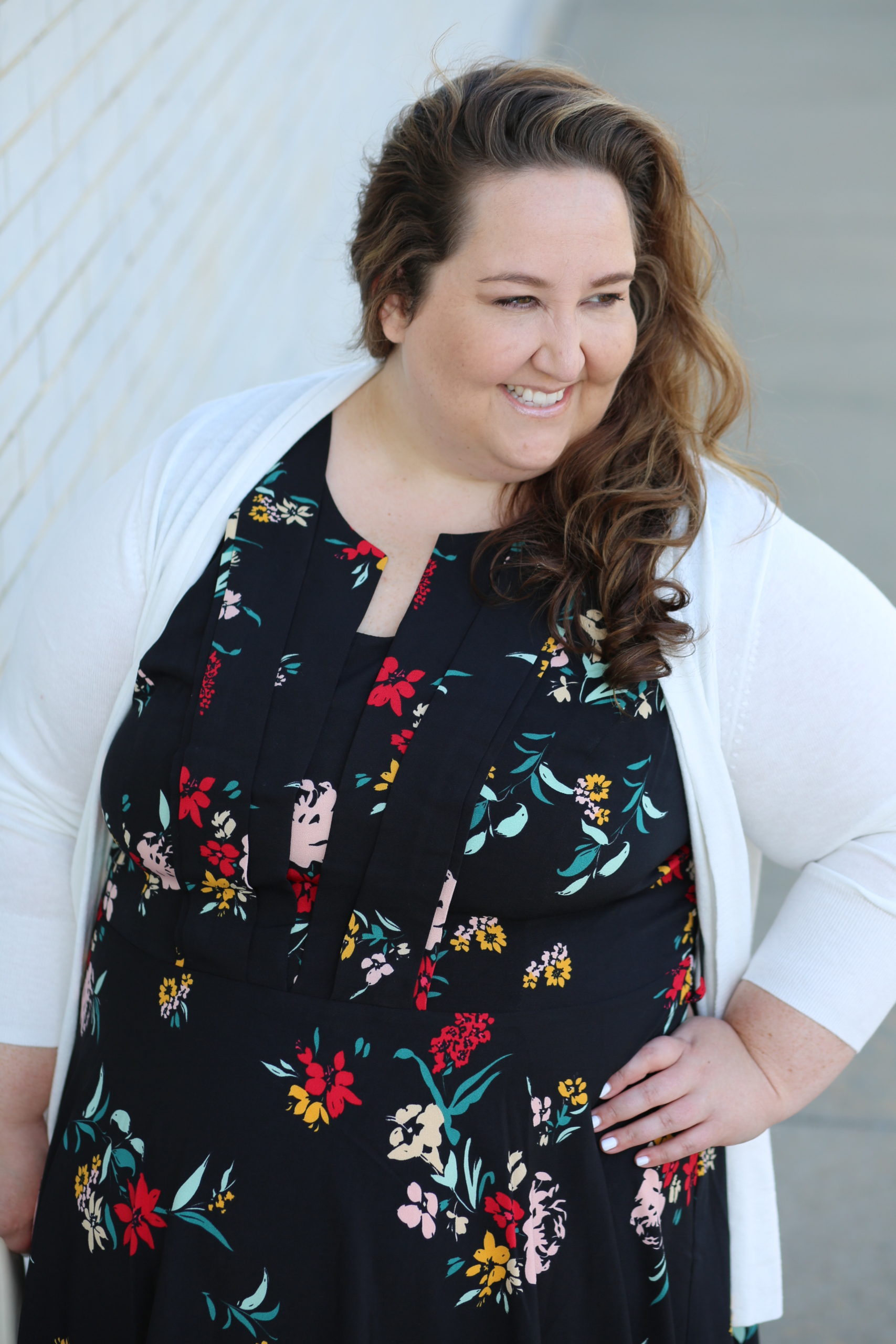 floral dress, plus size style, white cardigan, white clutch, white sandals, dia & co.